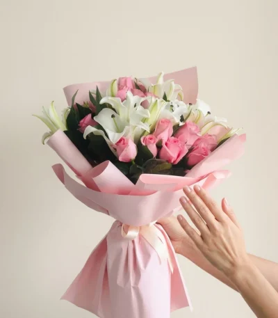Pembe Gül Beyaz Lilyum Buketi